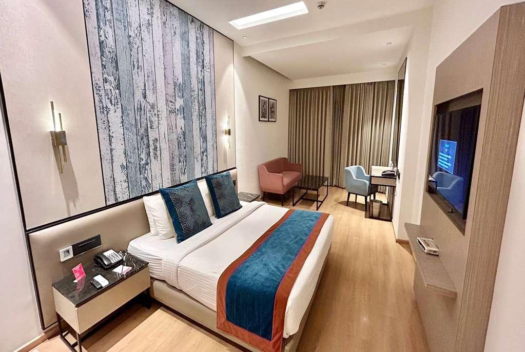 Ramada By Wyndham Jalandhar City Center Hotel Room photo